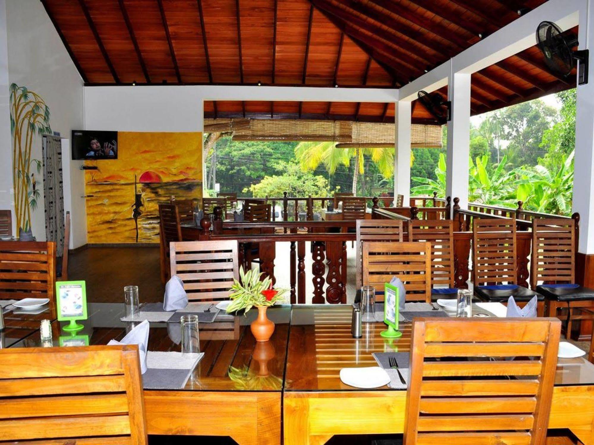 Rockery Villa Ayurveda Bentota Bagian luar foto